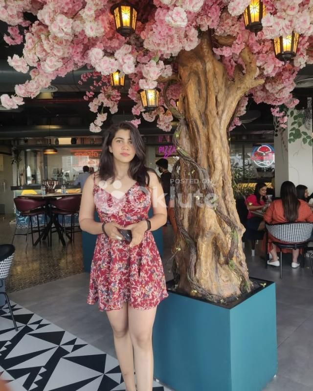 Pooja low price safe and secure in call out call available in Vadodara