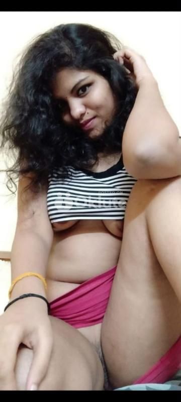 Hot genuine aunty live Nude online video call service available